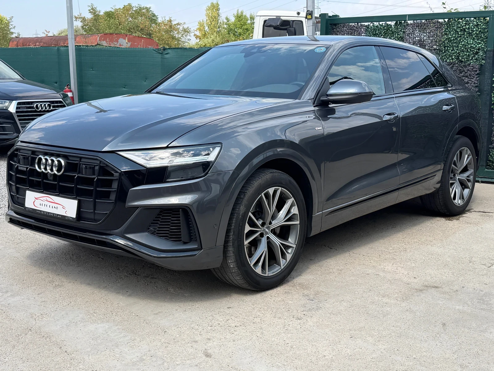 Audi Q8 S line x 3/Led/Navi/Keyless/СОБСТВЕН ЛИЗИНГ, снимка 3 - Автомобили и джипове - 55812399