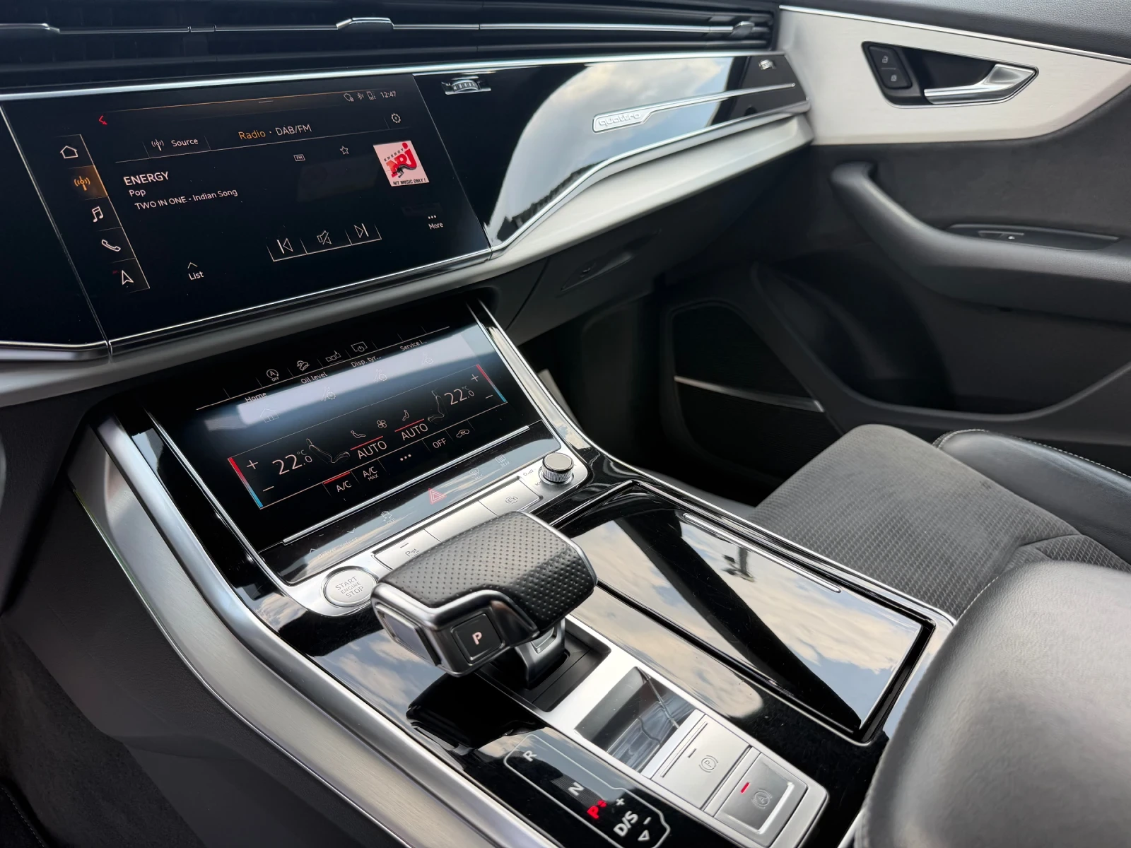 Audi Q8 S line x 3/Led/Navi/Keyless/СОБСТВЕН ЛИЗИНГ, снимка 13 - Автомобили и джипове - 55812399