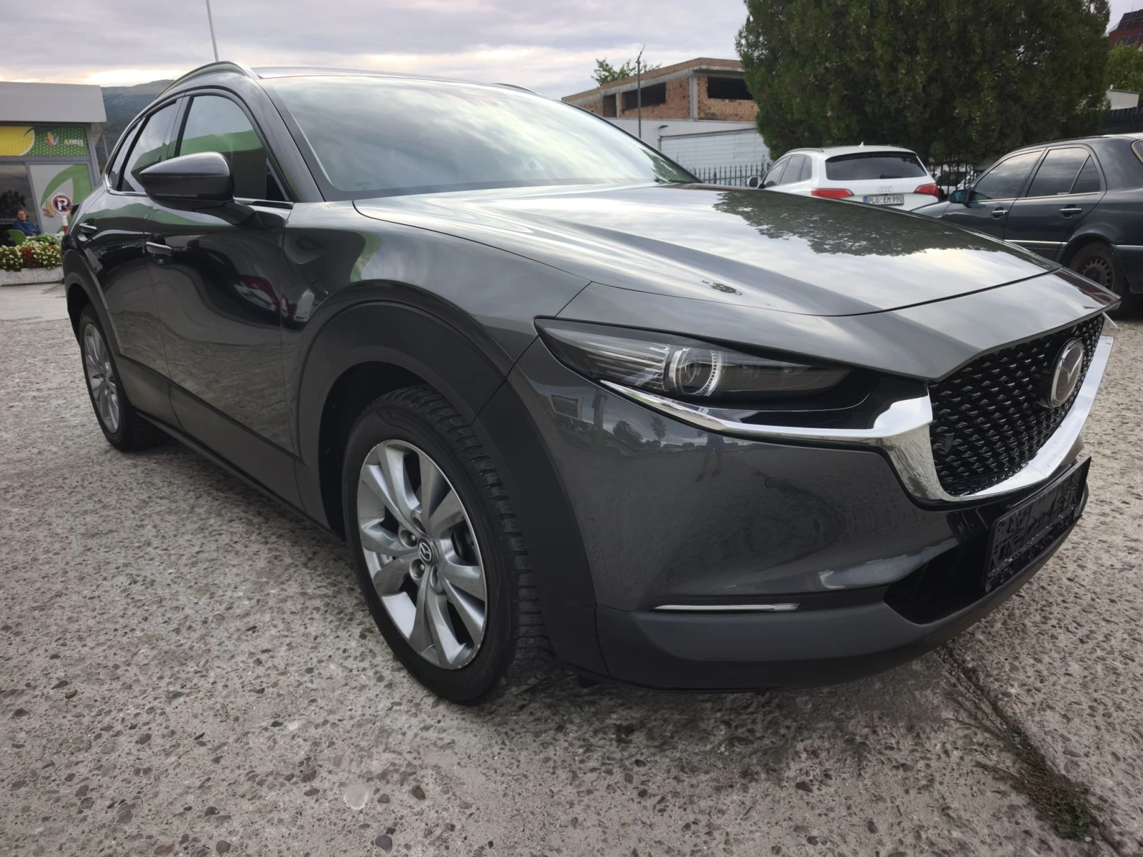 Mazda CX-30 2.0i  360  HEAD UP FULL SERVICE IN MAZDA , снимка 2 - Автомобили и джипове - 56087952