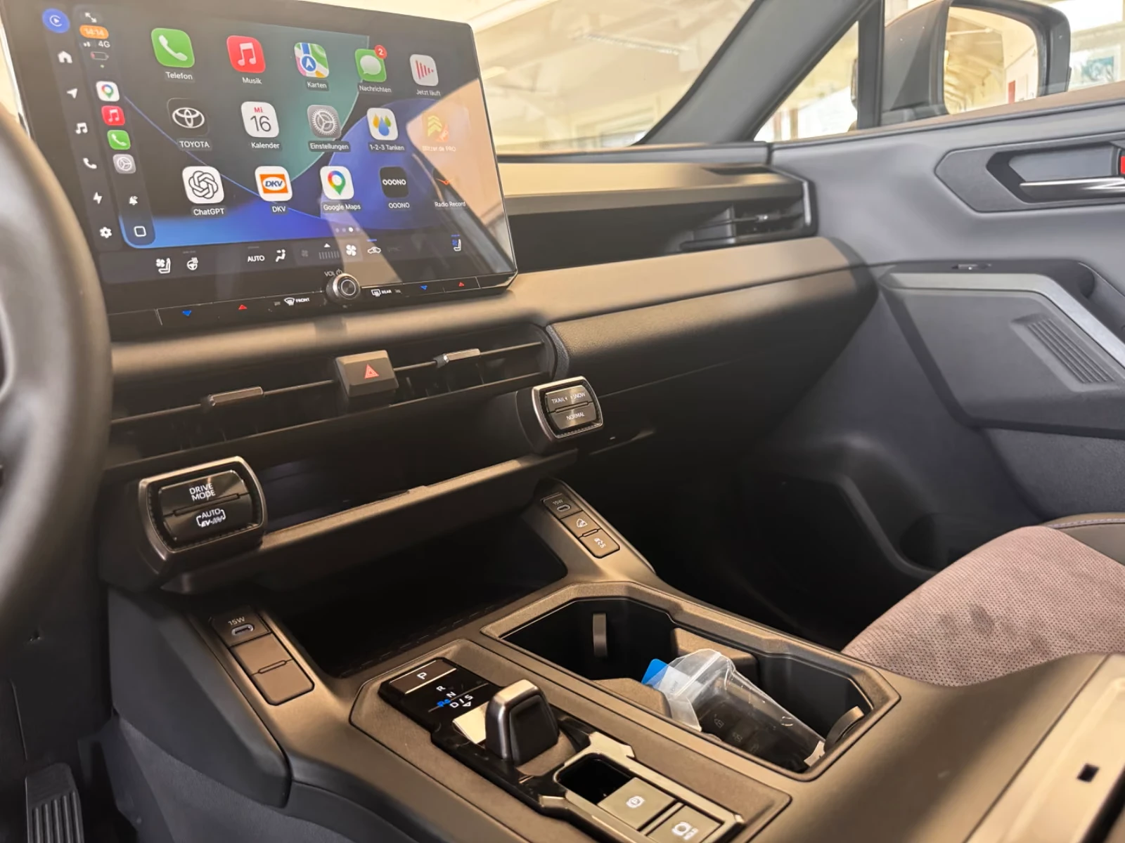 Toyota Rav4 PLUG-IN* AWD* MEMORY* DISTR* CAM* CARPLAY*  | Mobile.bg � ����������� 11