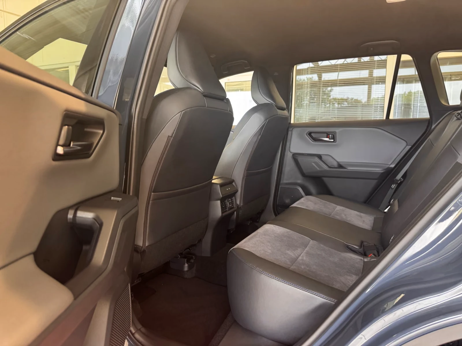 Toyota Rav4 PLUG-IN* AWD* MEMORY* DISTR* CAM* CARPLAY*  | Mobile.bg � ����������� 14