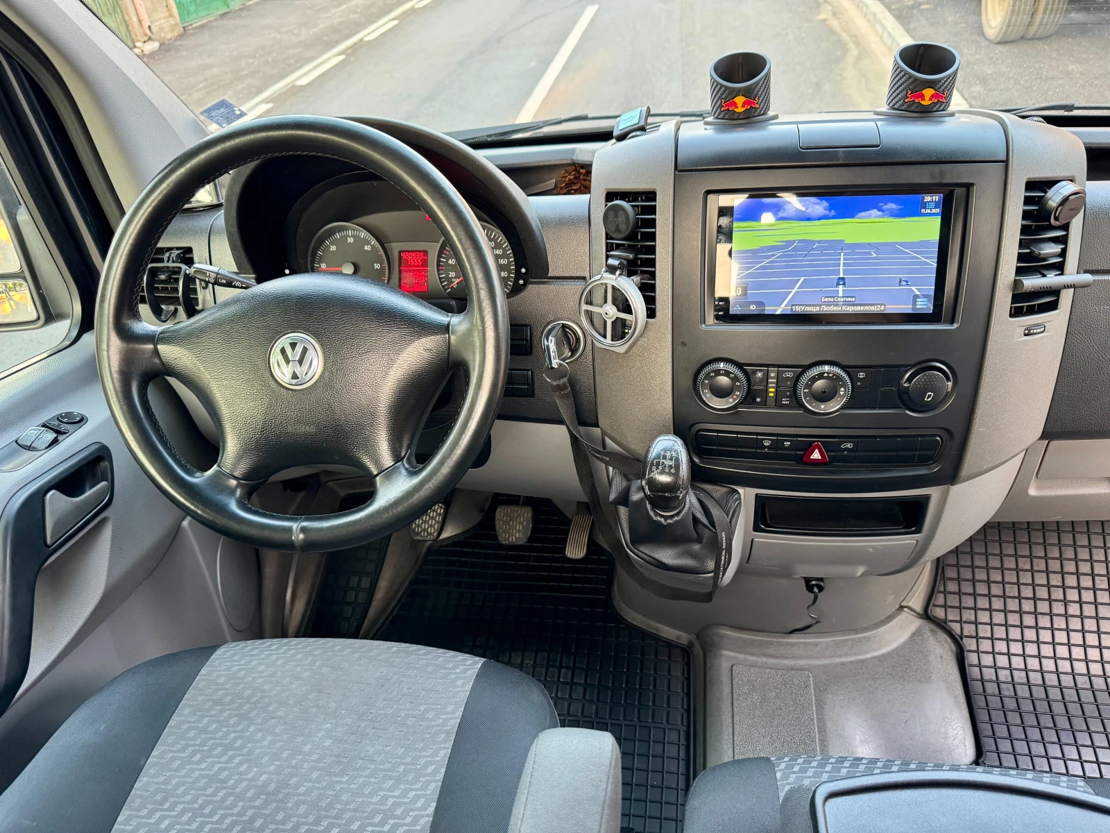 VW Crafter 2.5TDi, снимка 9 - Бусове и автобуси - 54135455