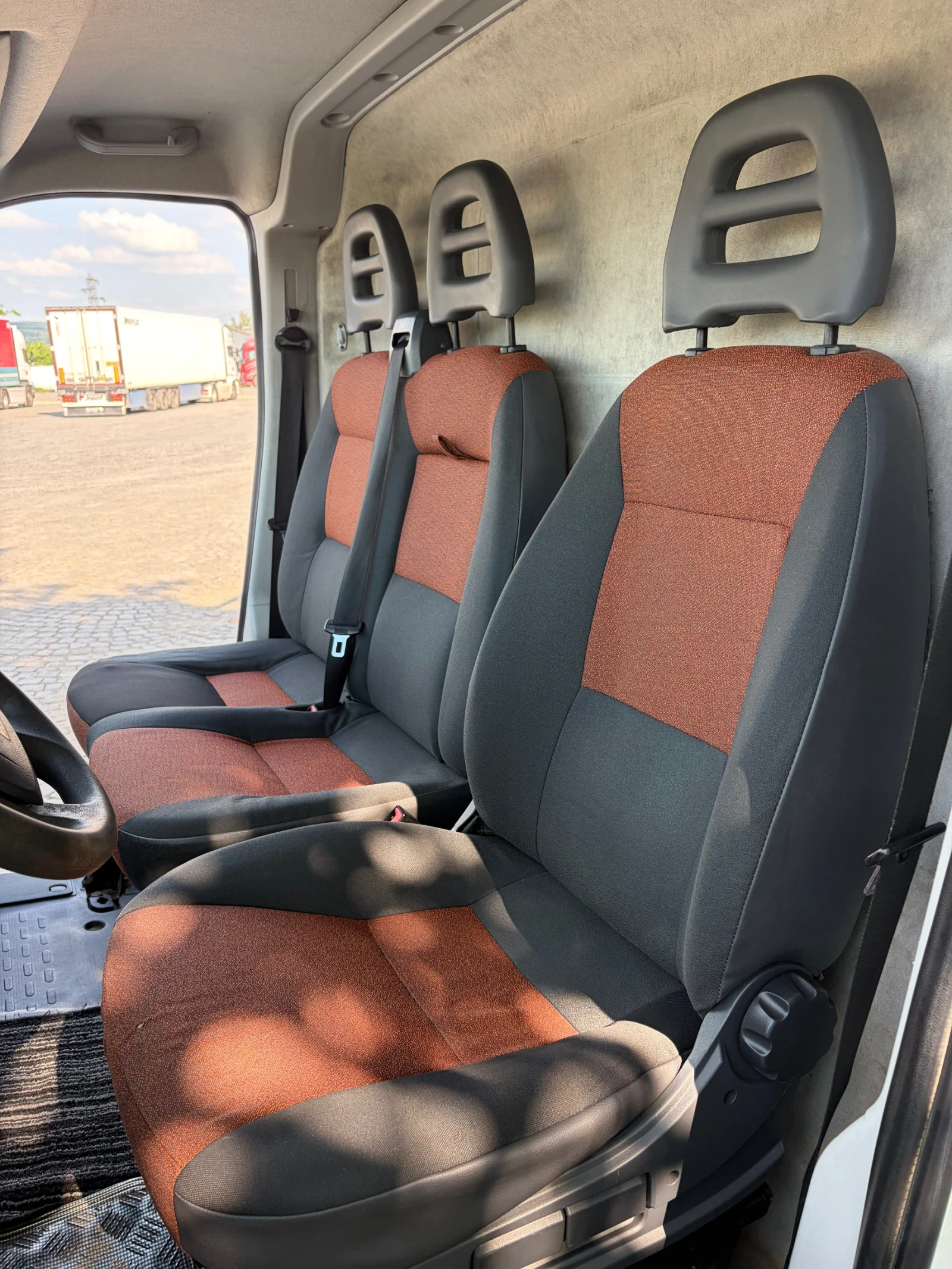 Fiat Ducato 2.3 120коня климатик  Италия, снимка 14 - Бусове и автобуси - 54777320