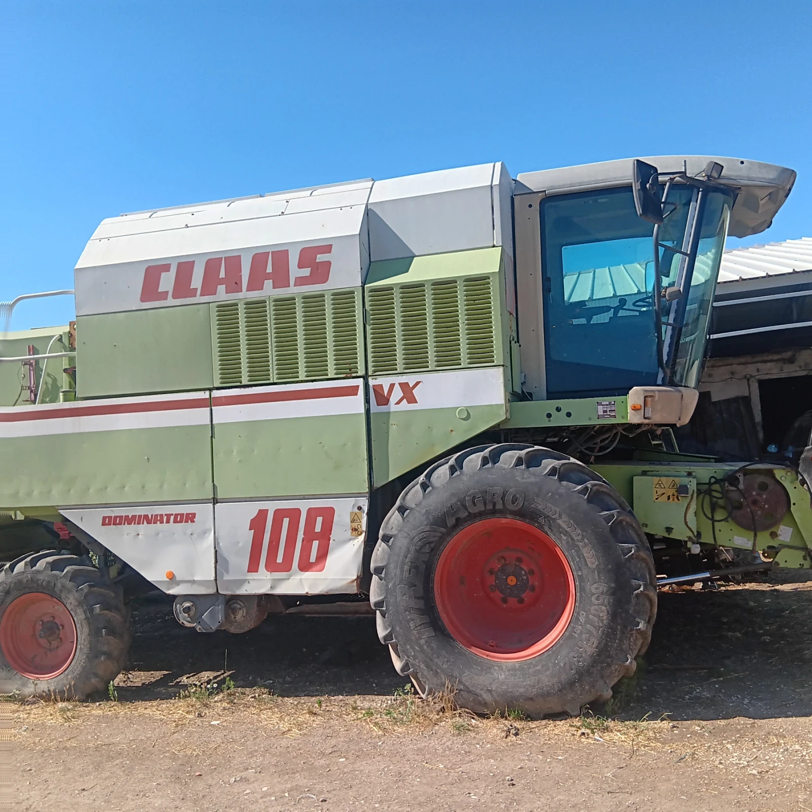 Комбайн Claas DMINATOR 108VX, снимка 3 - Селскостопанска техника - 55388275