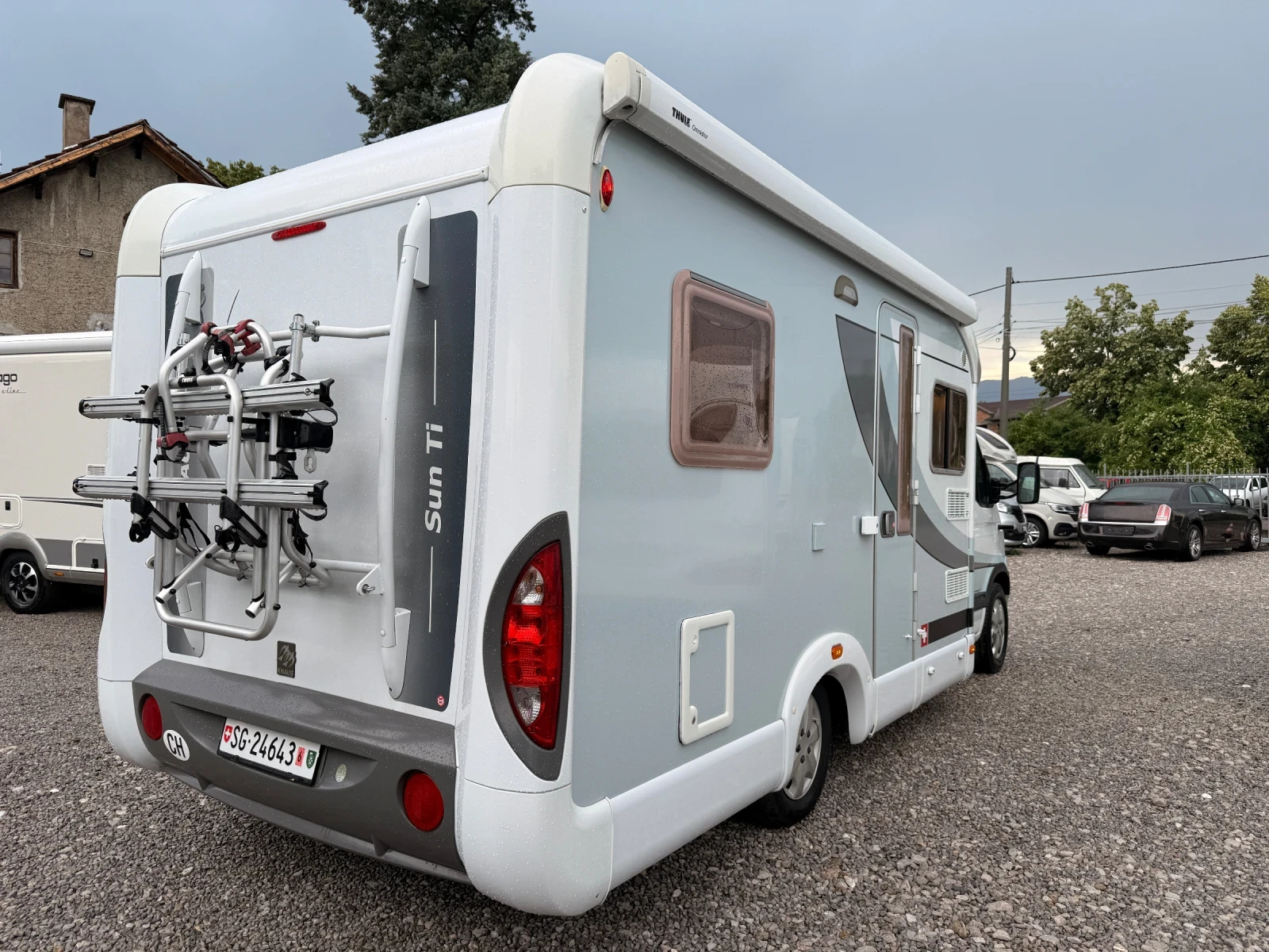 Кемпер Knaus Sun Ti 600 DF, снимка 2 - Каравани и кемпери - 55103808