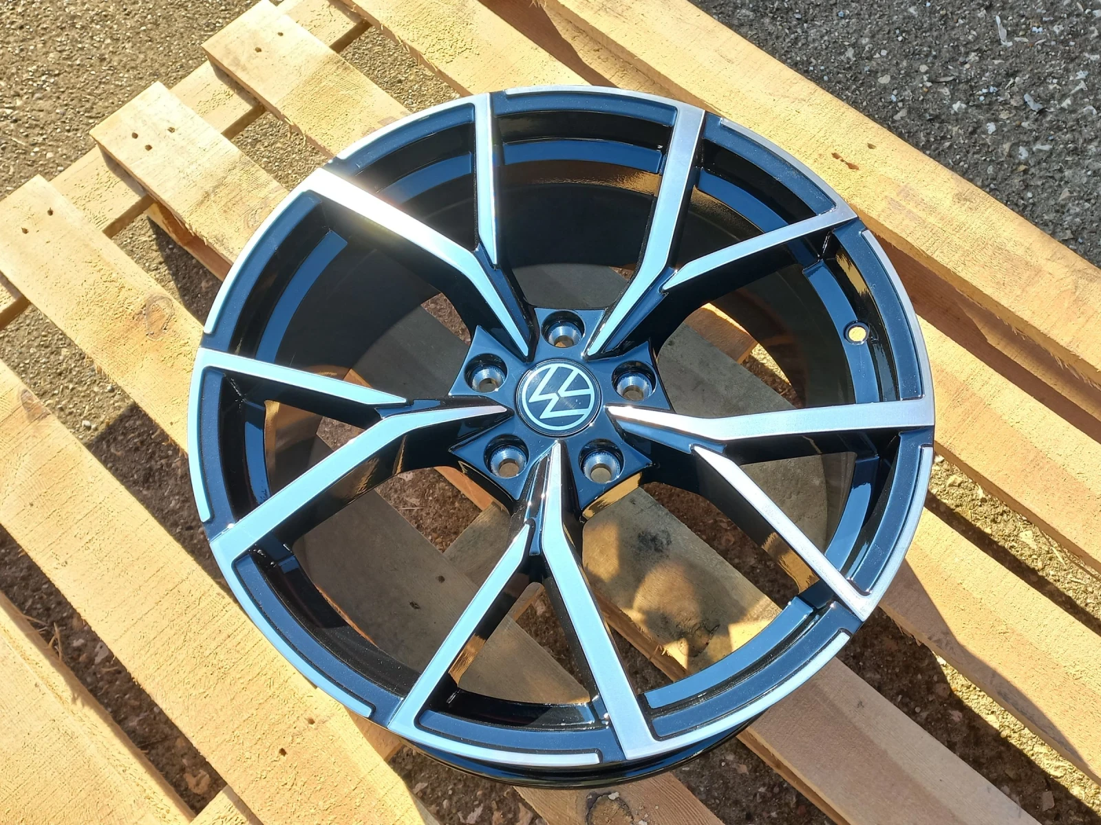 Джанти за VW, снимка 11 - Гуми и джанти - 54311778