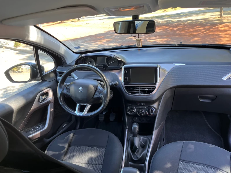 Peugeot 2008 1.2 VTI, снимка 9 - Автомобили и джипове - 47961728