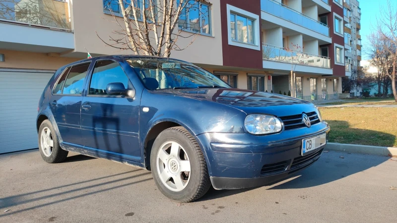 VW Golf 1.6 SR Напълно обслужен!!!, снимка 2 - Автомобили и джипове - 48212313