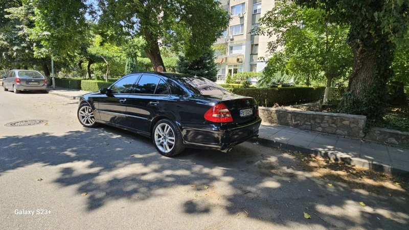 Mercedes-Benz E 500, снимка 4 - Автомобили и джипове - 52813338