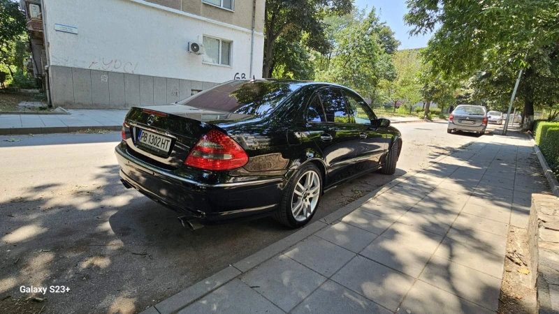 Mercedes-Benz E 500, снимка 5 - Автомобили и джипове - 52813338