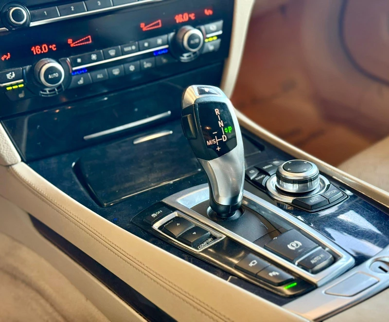 BMW 730 d* TV* HeadUp* Steptronic* Обдух* Лизинг , снимка 13 - Автомобили и джипове - 52823301