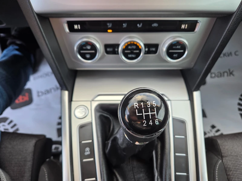 VW Passat 2.0TDI 150k.c.R line, снимка 12 - Автомобили и джипове - 53010794
