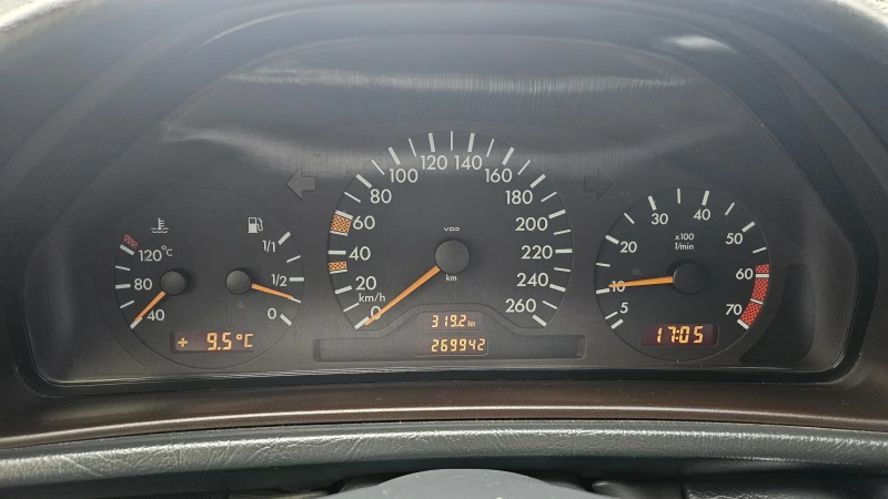 Mercedes-Benz CLK, снимка 7 - Автомобили и джипове - 53564909