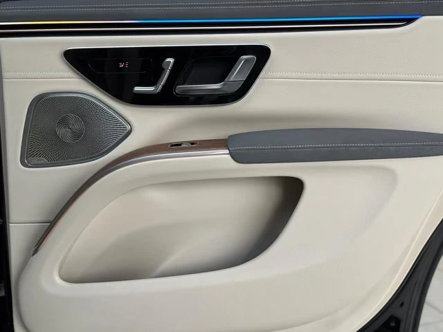 Mercedes-Benz EQS 580 SUV AMG 4M HYPERSCREEN BURMESTER TV , снимка 11 - Автомобили и джипове - 55968363