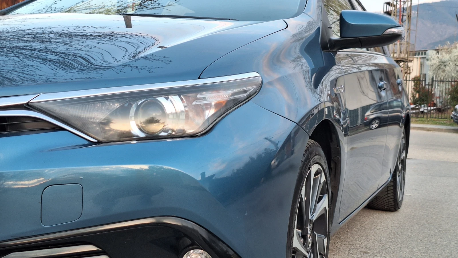 Toyota Auris Hybrid Face, снимка 7 - Автомобили и джипове - 53625771