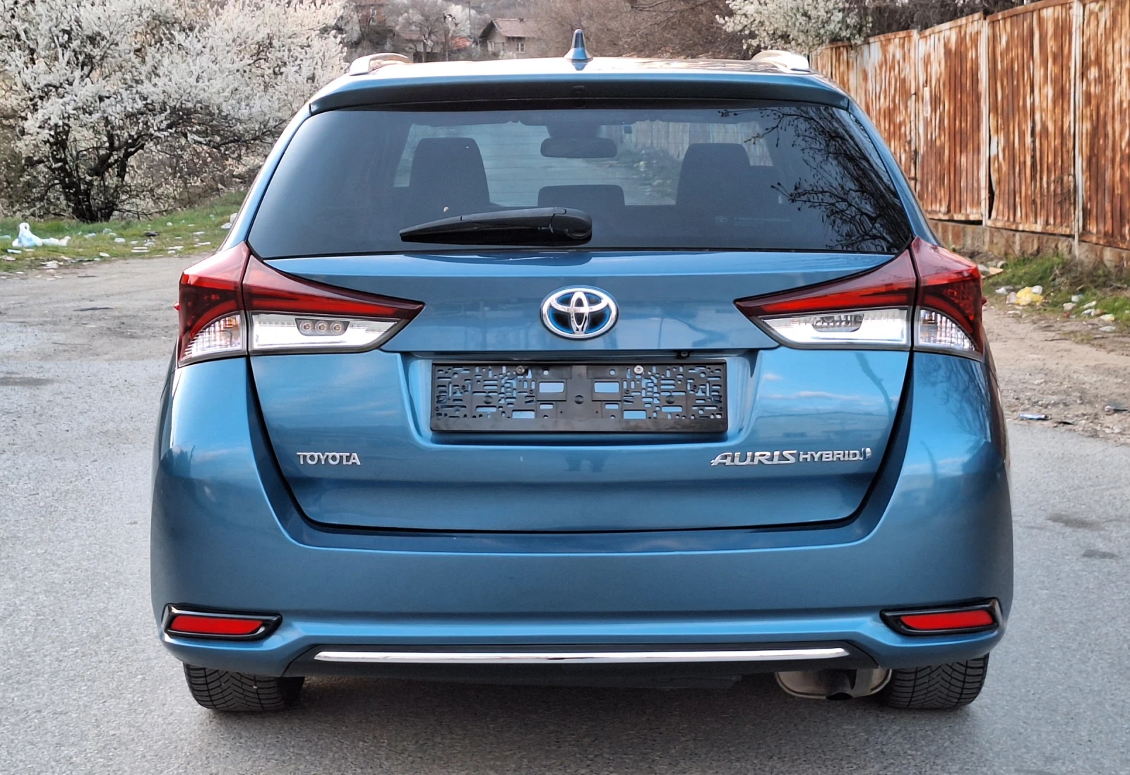 Toyota Auris Hybrid Face, снимка 3 - Автомобили и джипове - 53625771