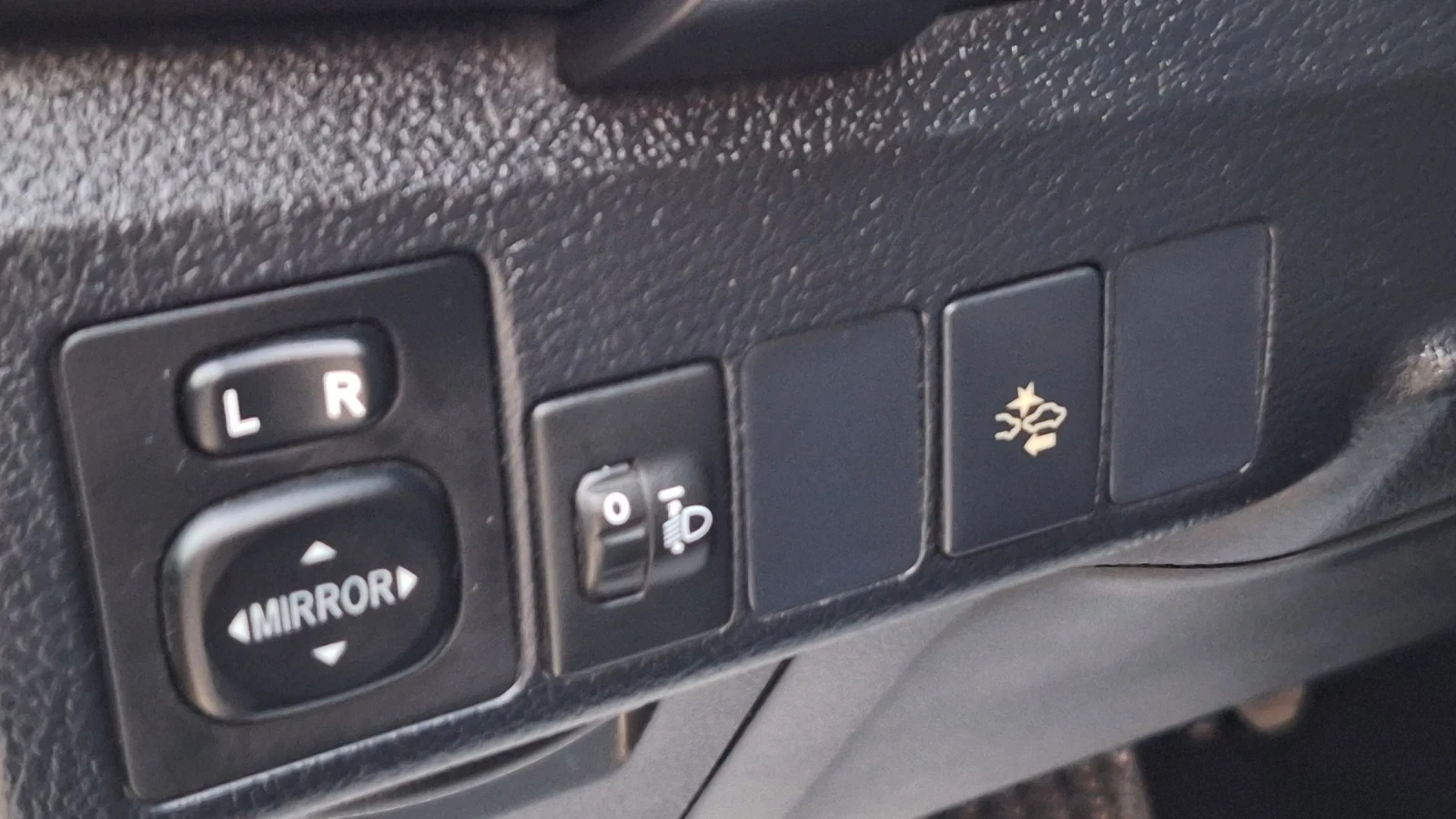 Toyota Auris Hybrid Face, снимка 17 - Автомобили и джипове - 53625771