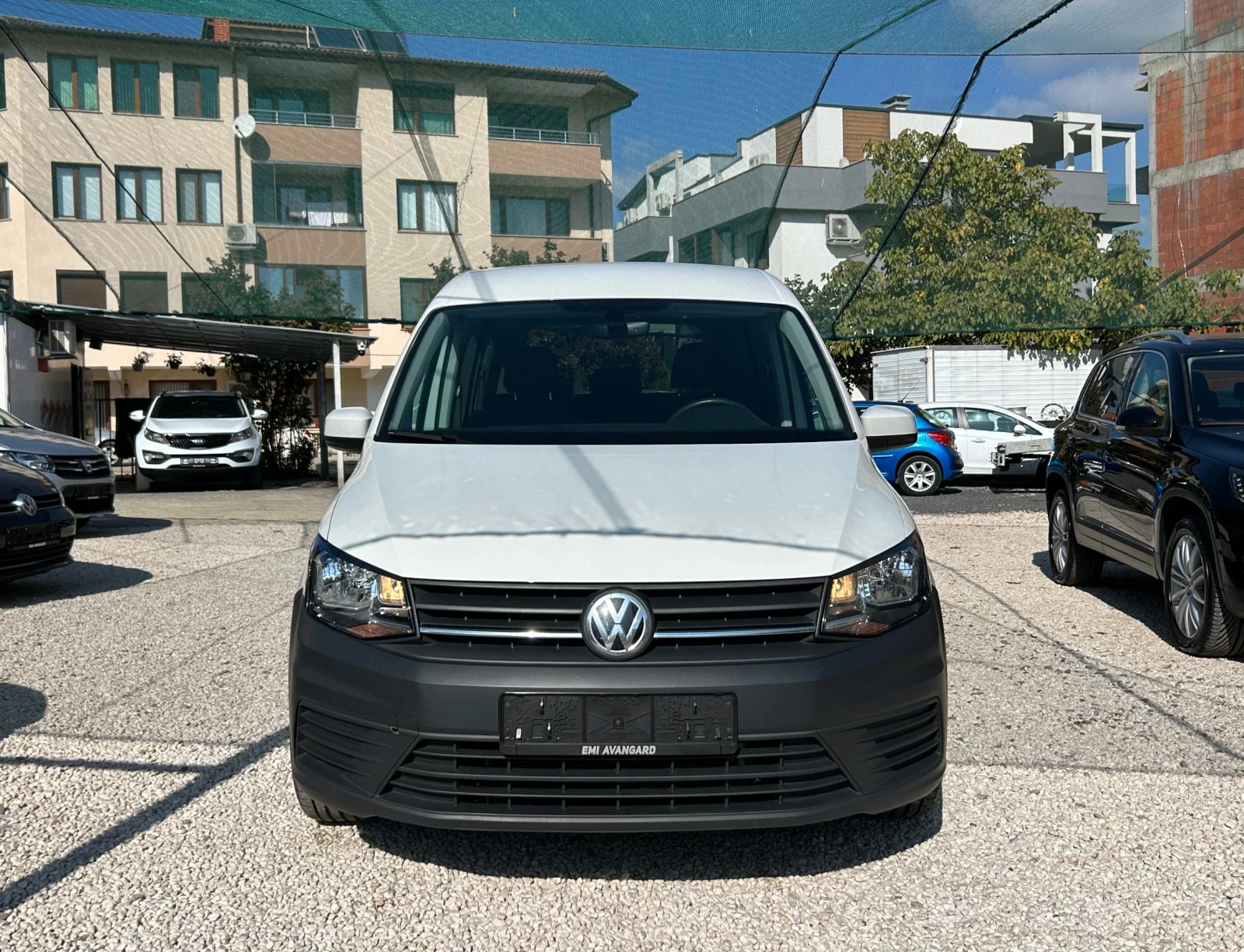 VW Caddy 2.0 TDI DSG  - изображение 2