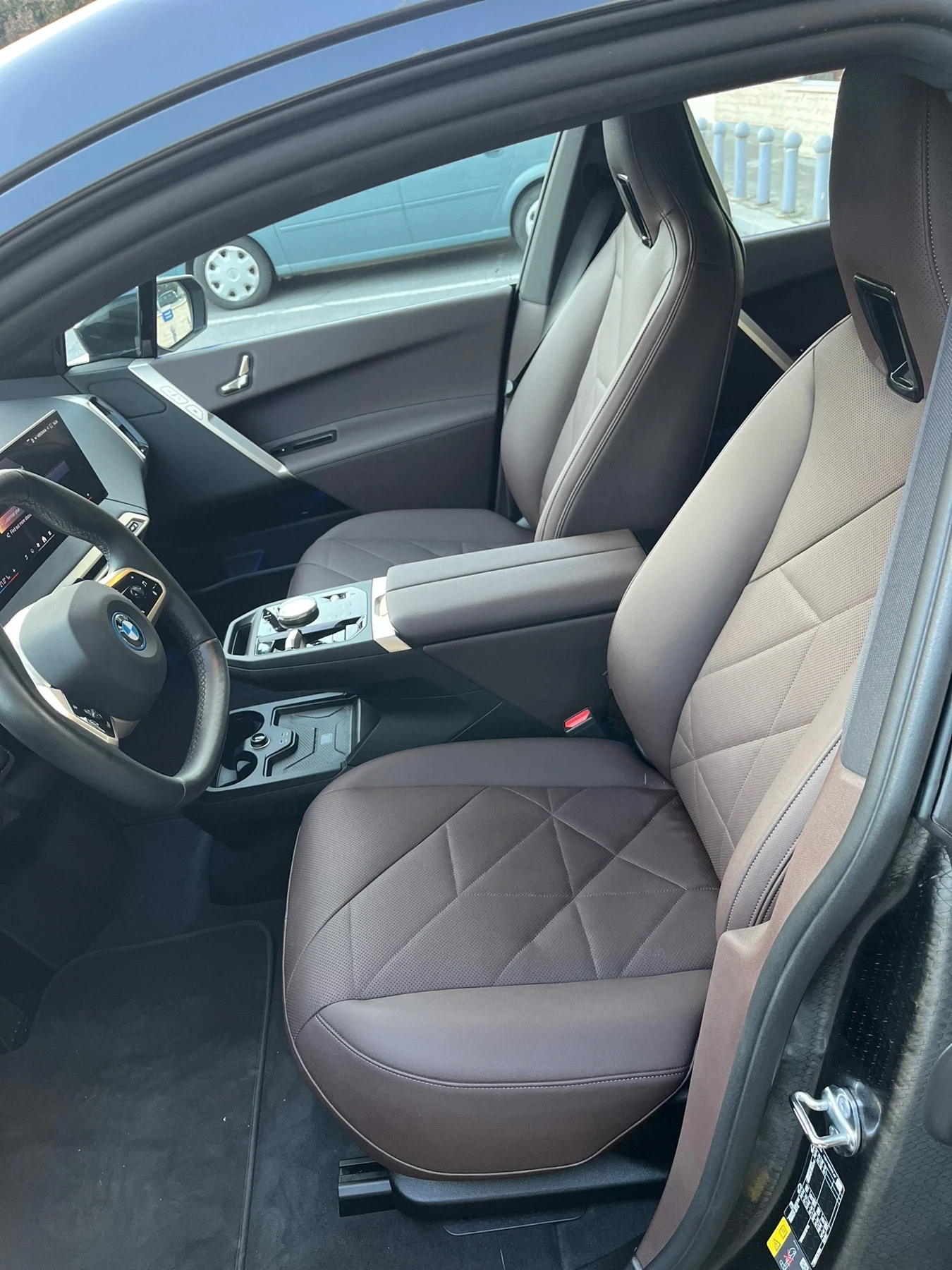 BMW iX BMW iX 40 xDrive H&K* HeadUp* 360* подгрев - изображение 3