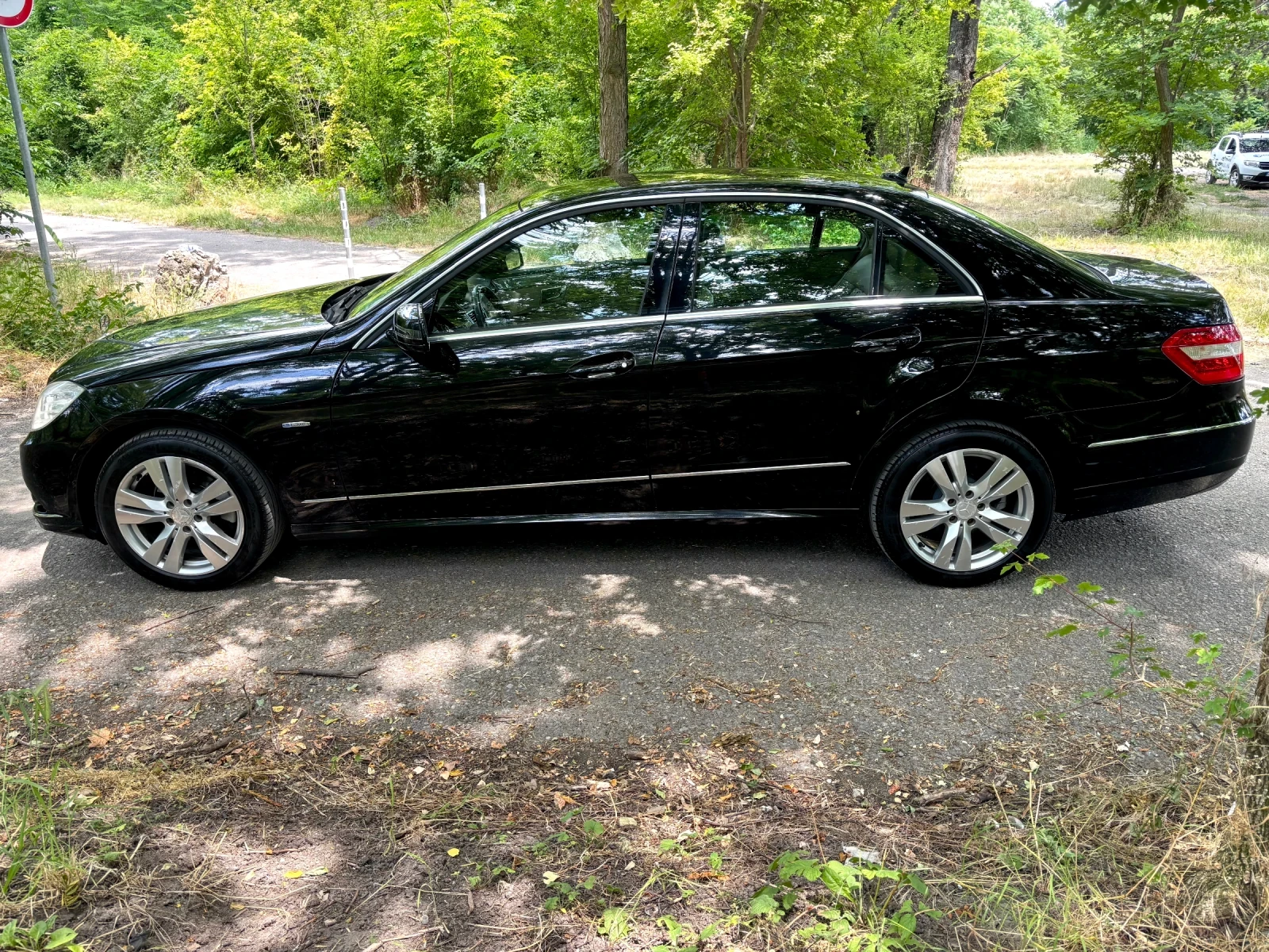 Mercedes-Benz E 220 CDI - изображение 4