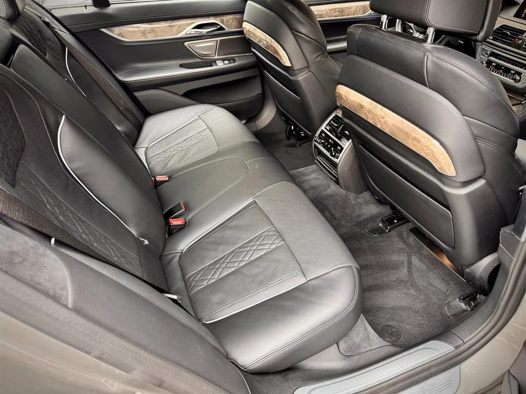 BMW 750 *  *    *   *  | Mobile.bg   17