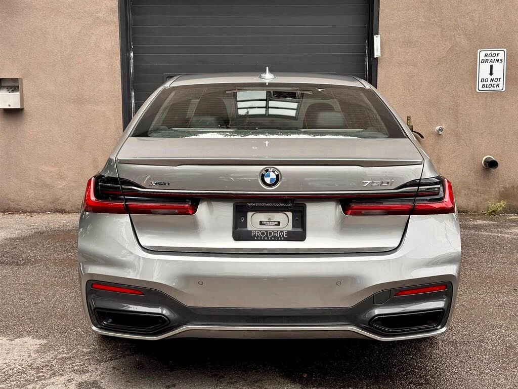 BMW 750 * АВТО КРЕДИТ* ЦЕНА ДО БГ * СЕРВИЗНА ИСТОРИЯ *  - изображение 7
