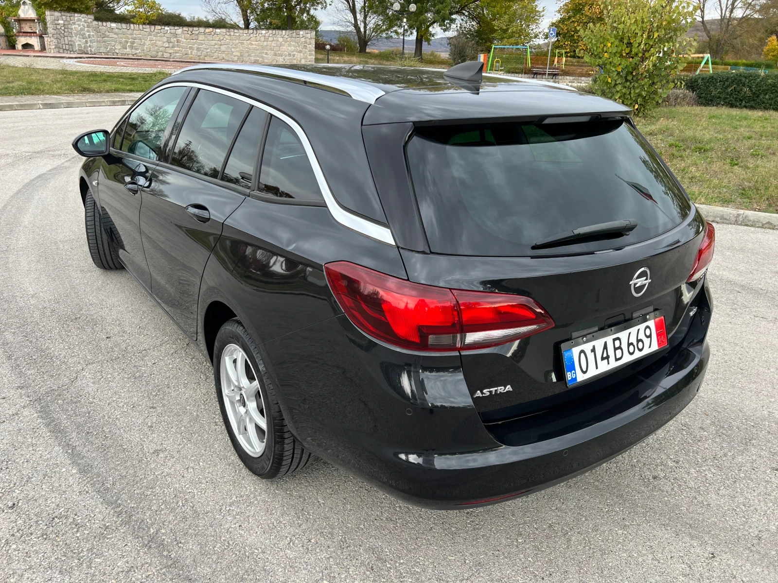 Opel Astra 1.6CDTI-NAVI - изображение 8