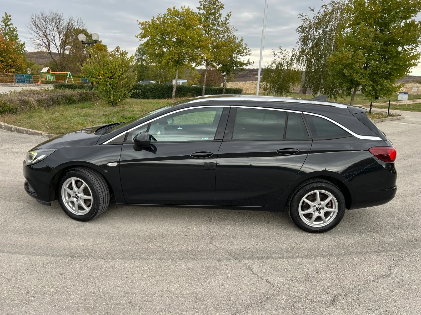 Opel Astra 1.6CDTI-NAVI - изображение 9