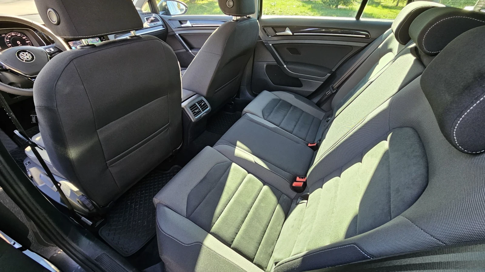 VW Golf Variant 2.0TDI * DSG* PANO* DYNAMIC LIGHTS* NEW TYRES | Mobile.bg   13