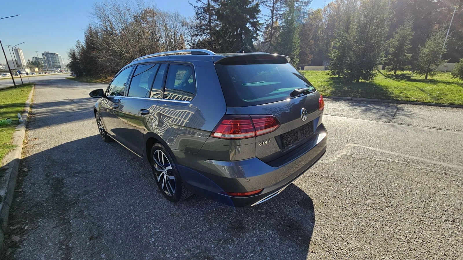 VW Golf Variant 2.0TDI * DSG* PANO* DYNAMIC LIGHTS* NEW TYRES | Mobile.bg   5