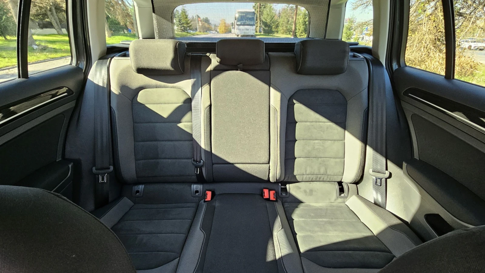 VW Golf Variant 2.0TDI * DSG* PANO* DYNAMIC LIGHTS* NEW TYRES | Mobile.bg   12