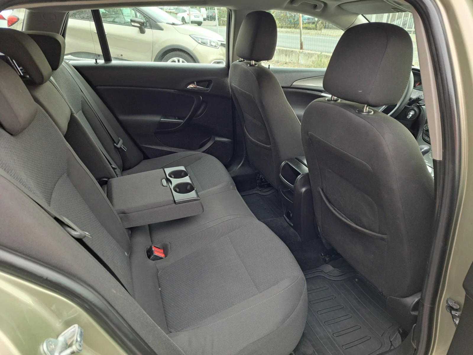 Opel Insignia 1.6CDTI -    EURO 6 | Mobile.bg   11