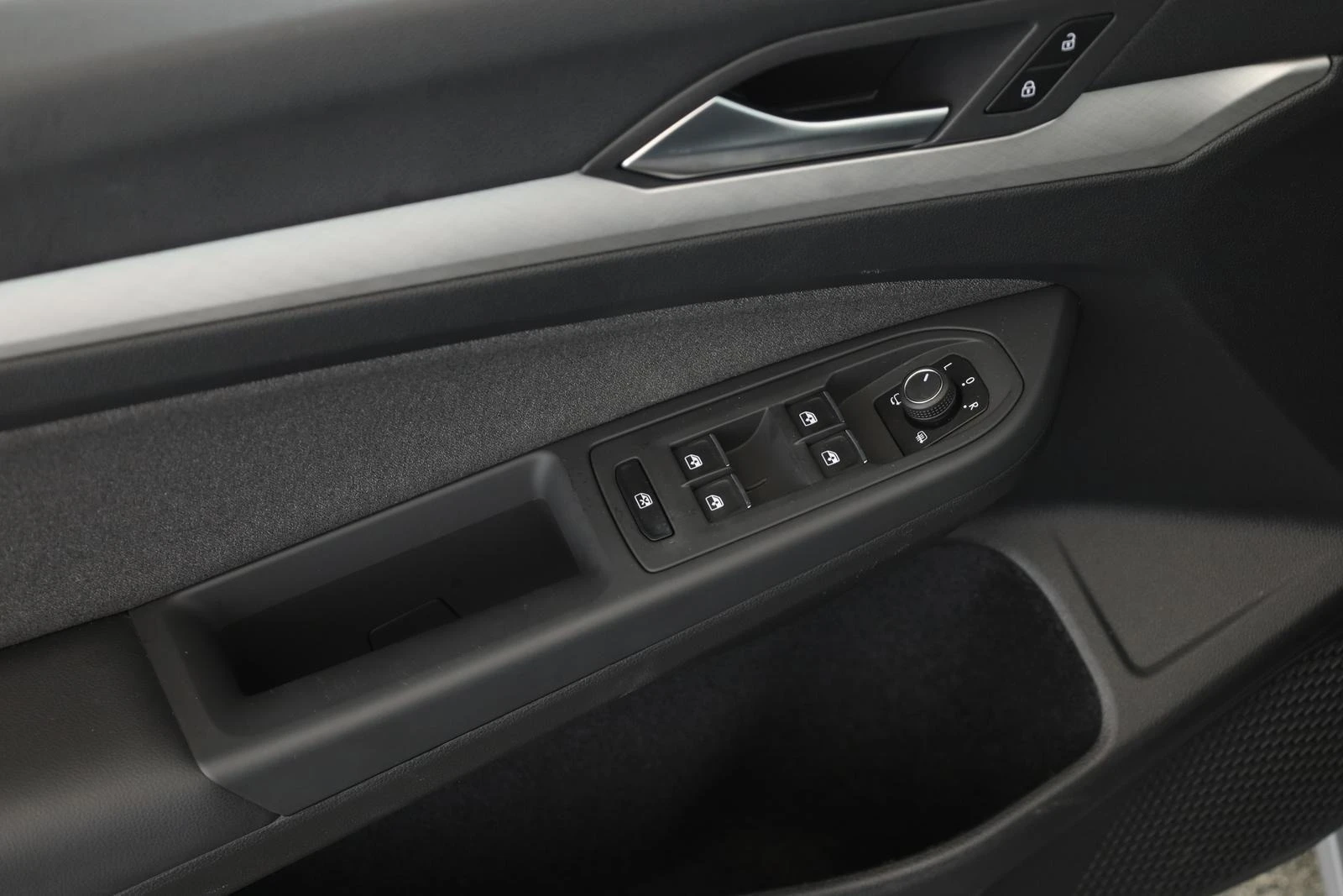 VW Golf 2.0TDI* FACELIFTCAM* LED* DISTR*  - изображение 6