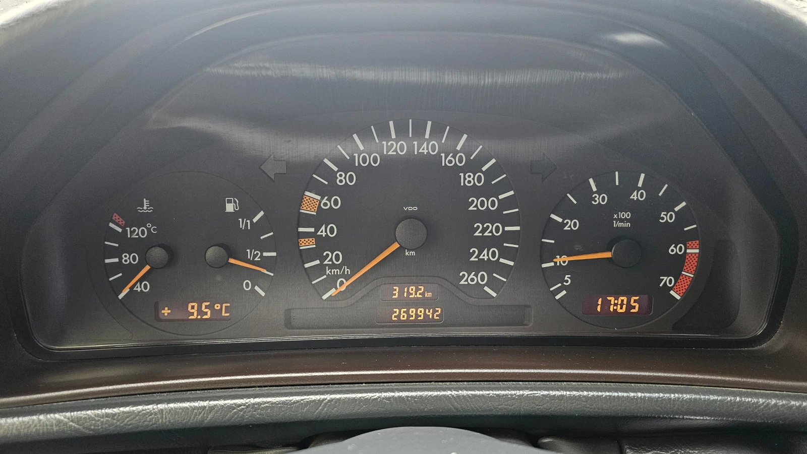 Mercedes-Benz CLK, снимка 7 - Автомобили и джипове - 53564909