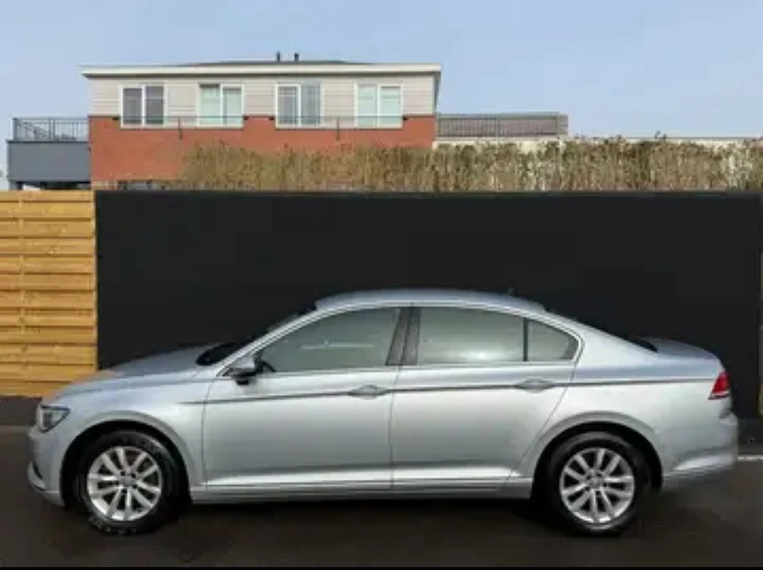 VW Passat 1.6 TDI, NAVI, Оригинални само 118хил. км!!!, снимка 2 - Автомобили и джипове - 54088491