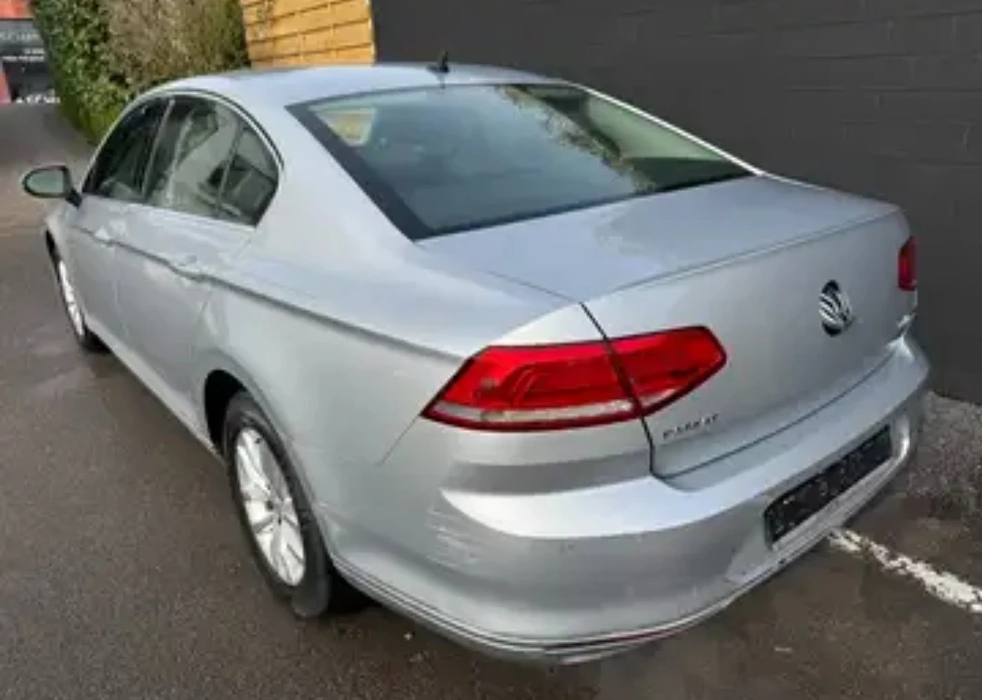 VW Passat 1.6 TDI, NAVI, Оригинални само 118хил. км!!!, снимка 3 - Автомобили и джипове - 54088491