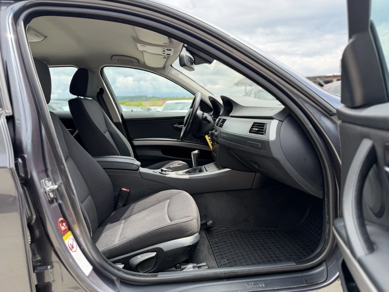 BMW 318 d NAVI, снимка 14 - Автомобили и джипове - 54495865