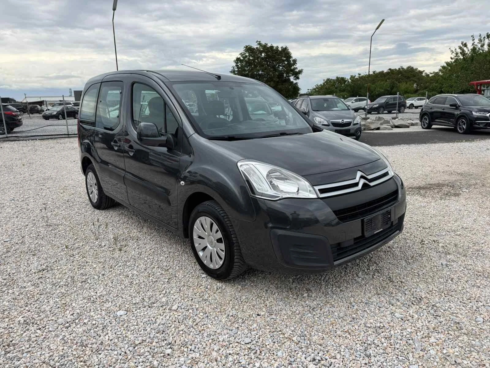Citroen Berlingo 1.6BlueHDI, снимка 3 - Автомобили и джипове - 54622201