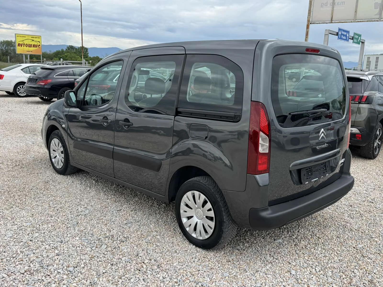 Citroen Berlingo 1.6BlueHDI, снимка 6 - Автомобили и джипове - 54622201