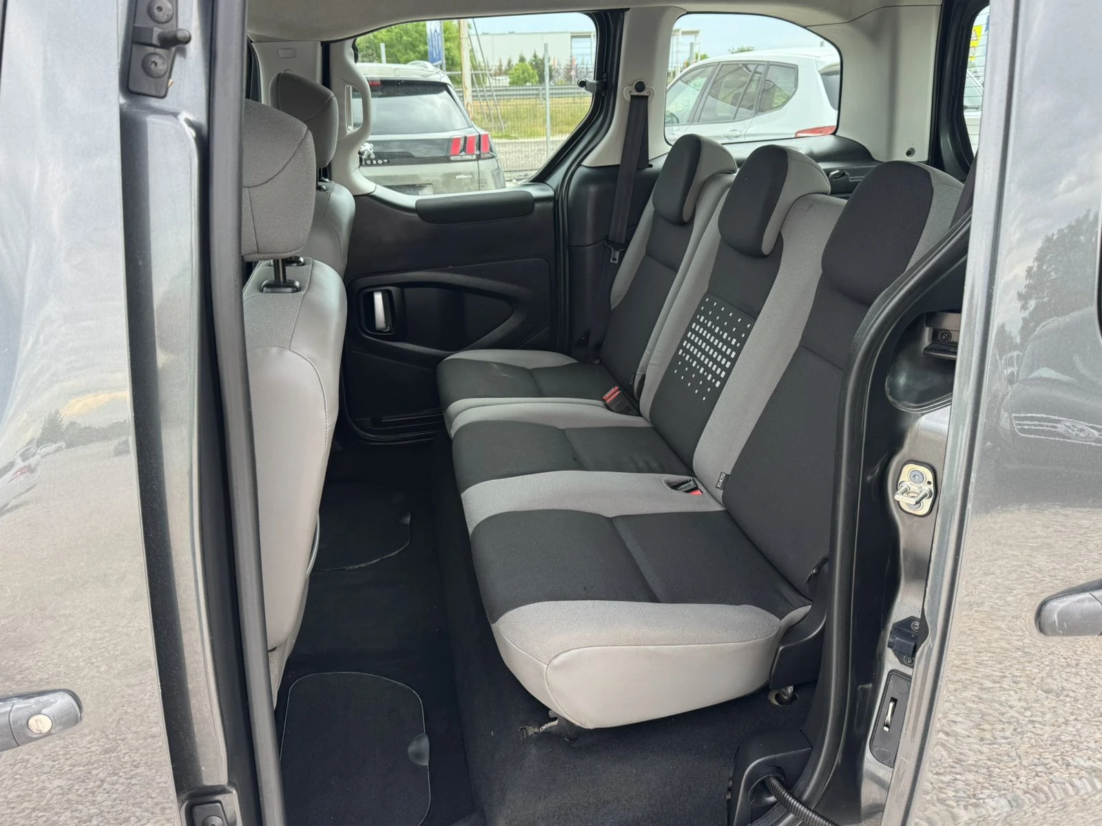 Citroen Berlingo 1.6BlueHDI, снимка 7 - Автомобили и джипове - 54622201
