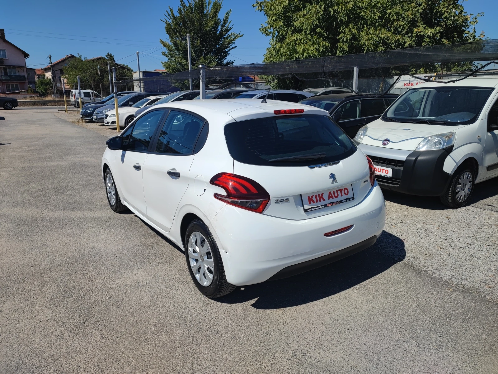 Peugeot 208 1.6HDI-75ks-EURO 6, снимка 4 - Автомобили и джипове - 55987587