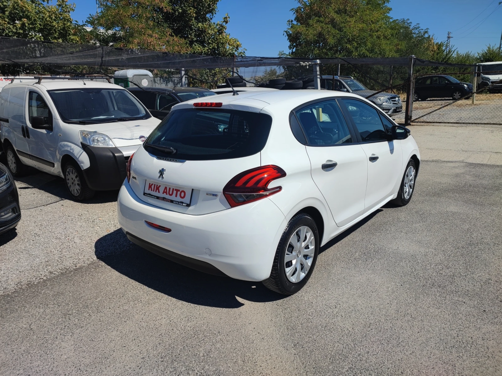 Peugeot 208 1.6HDI-75ks-EURO 6, снимка 5 - Автомобили и джипове - 55987587
