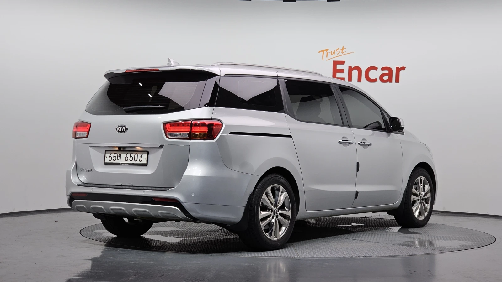 Kia Carnival 360* ПОДГРЕВ ВОЛАН* КРАЙНА ЦЕНА, снимка 2 - Автомобили и джипове - 56024565