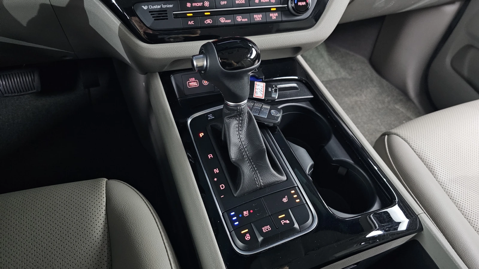 Kia Carnival 360* ПОДГРЕВ ВОЛАН* КРАЙНА ЦЕНА, снимка 9 - Автомобили и джипове - 56024565