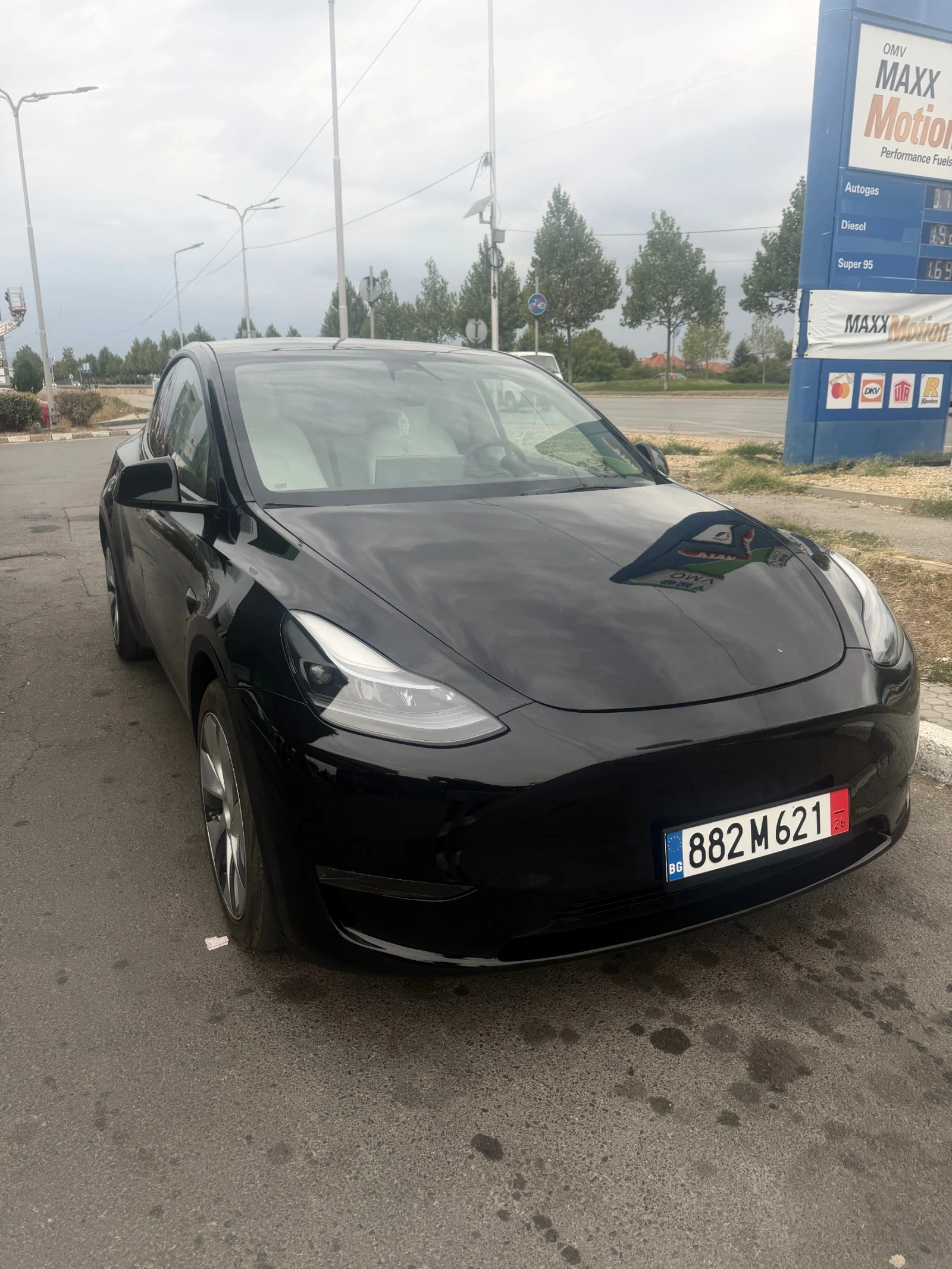 Tesla Model Y Dual Motor 2023, снимка 2 - Автомобили и джипове - 56045190