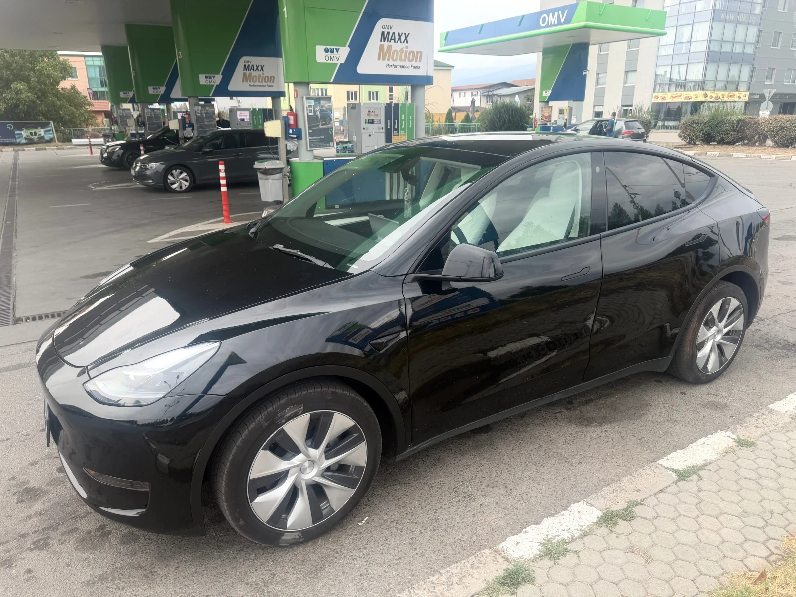 Tesla Model Y Dual Motor 2023, снимка 5 - Автомобили и джипове - 56045190