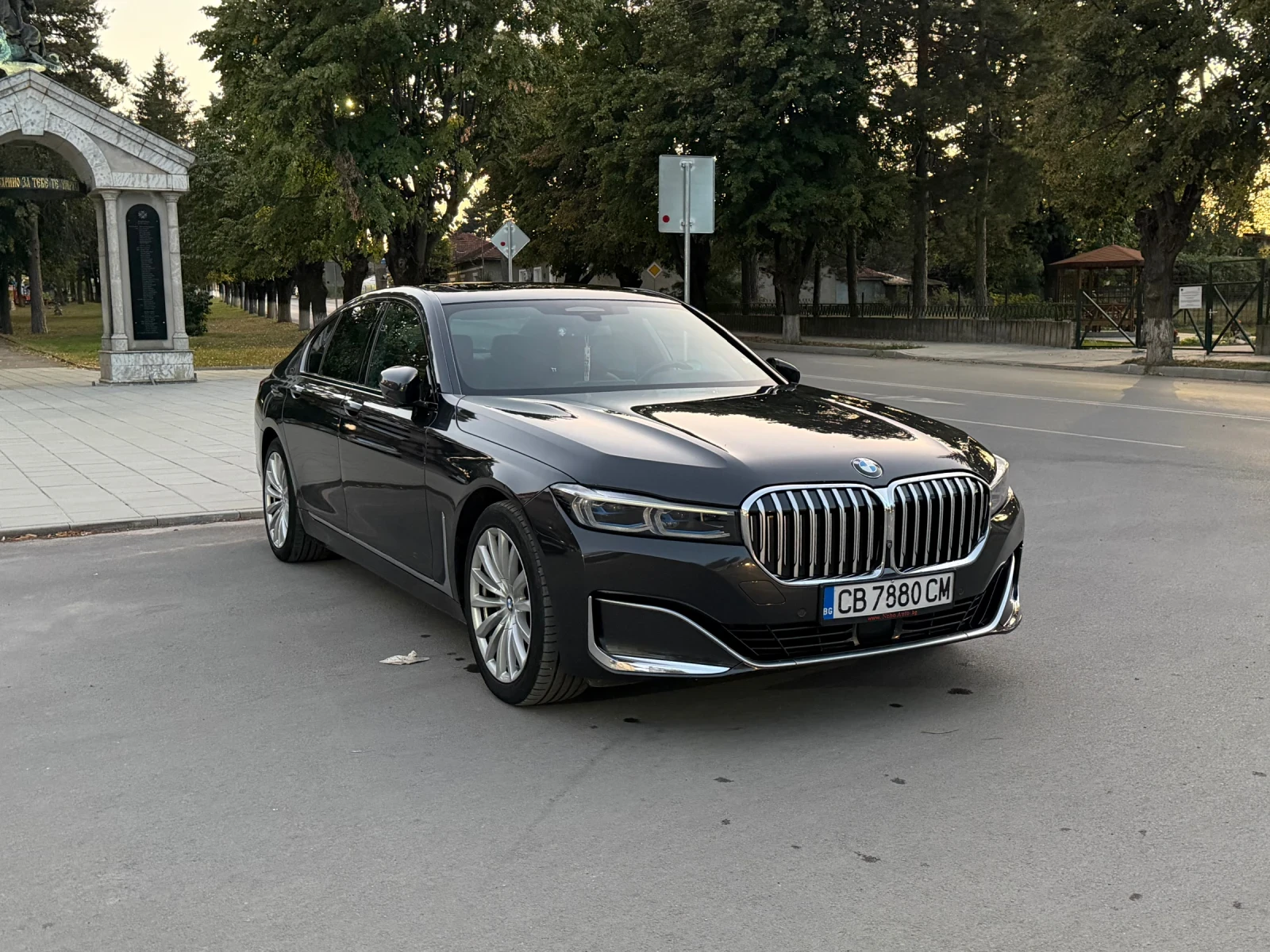 BMW 730 D/Full Facelift/X-drive Carbon core Lazer light /, снимка 2 - Автомобили и джипове - 56251258