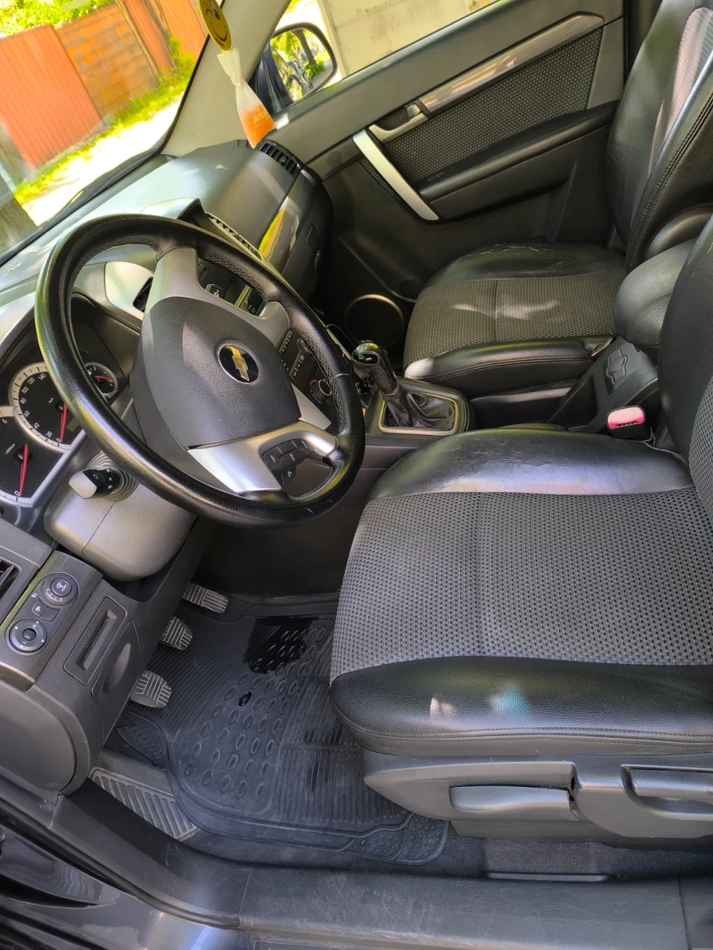 Chevrolet Captiva, снимка 8 - Автомобили и джипове - 52867880