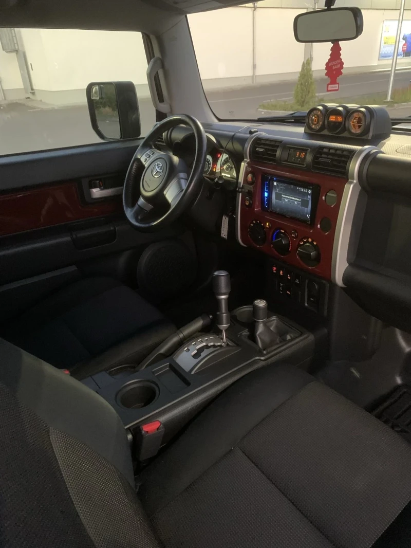 Toyota Fj cruiser 4.0 V6, снимка 11 - Автомобили и джипове - 52185528