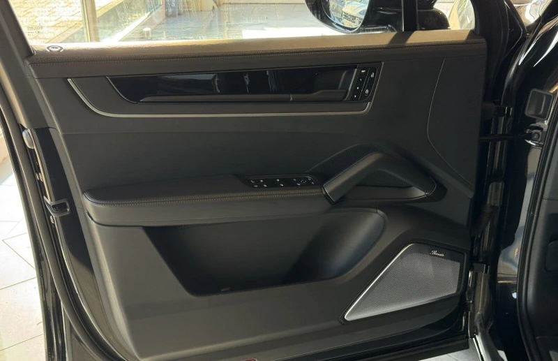 Porsche Cayenne TURBO E-HYBRID/CERAMIC/BURM/PANO/SPORT CHRONO/360/, снимка 8 - Автомобили и джипове - 53174072